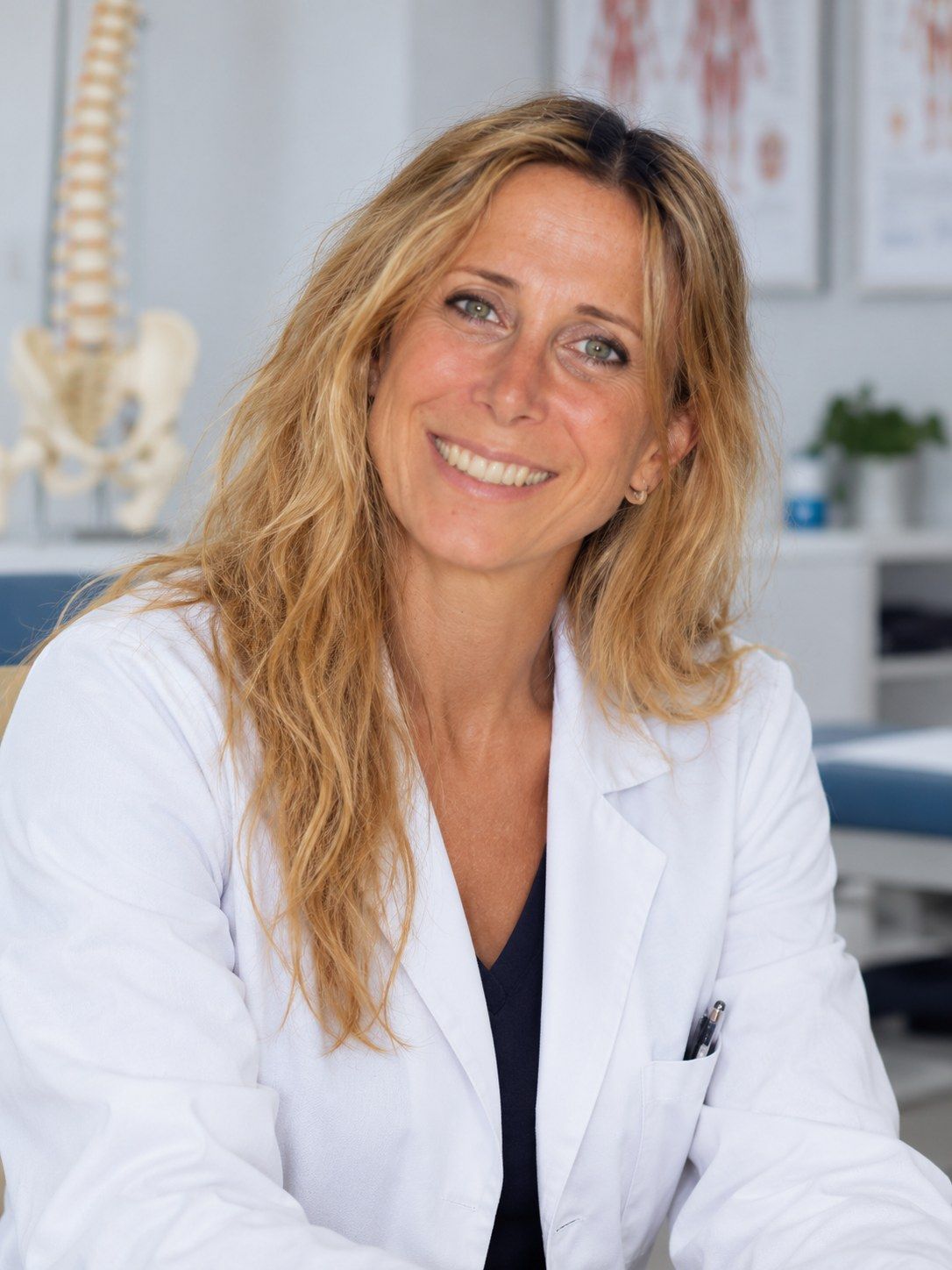 Cristina Pasanisi, fisioterapista, nello studio